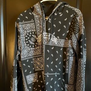FOREVER YOUNG Hoodie